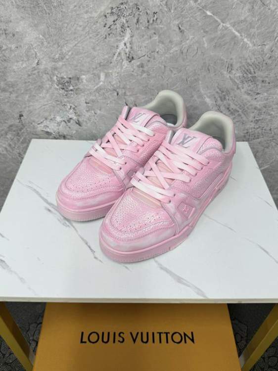 Picture of Louis Vuitton Shoes _SKULVsz35-45hnh031716260